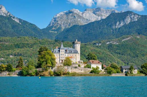 top 8 lakes in france